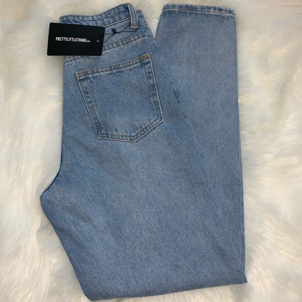 PrettyLittleThing Mom Jeans